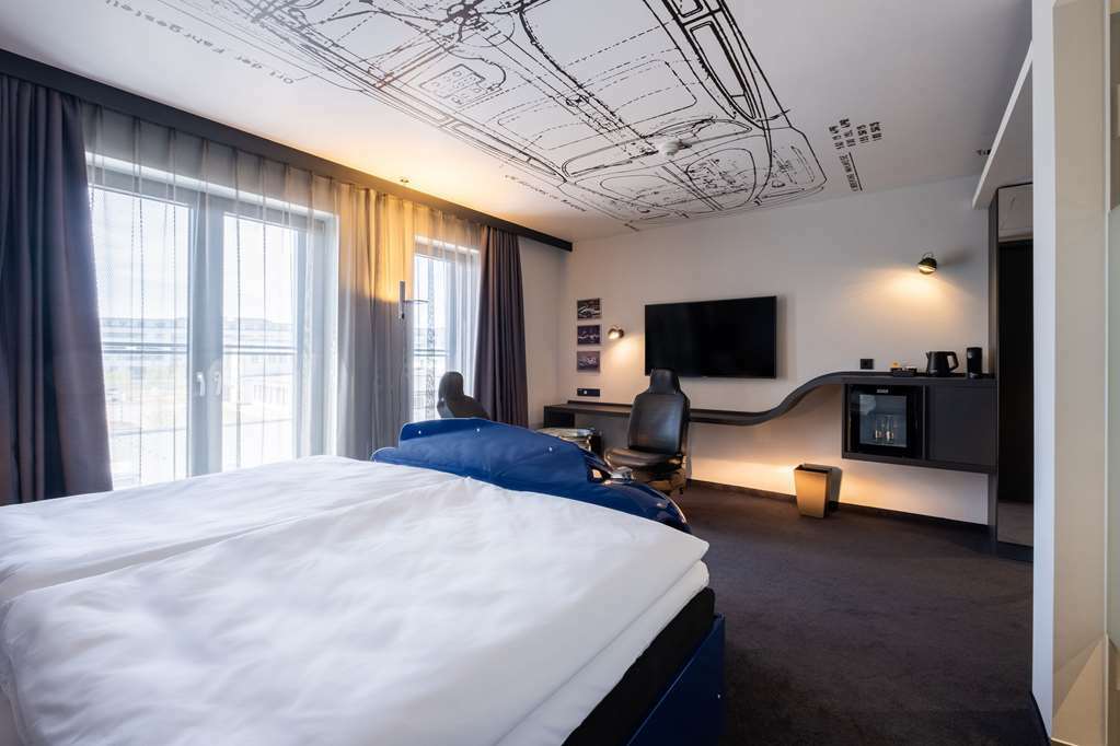V8 Hotel Koeln At Motorworld Bilik gambar