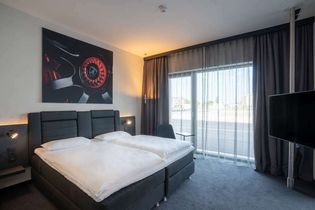 V8 Hotel Koeln At Motorworld Bilik gambar